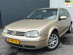 Volkswagen Golf 2.3 V5 Highline AUTOMAAT/LEDER/STOELVERWARM/, 65 €/maand, Stoelverwarming, Gebruikt, Zwart