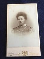 CDV, Vrouw, J.W. Brincker Jr, Zutphen, Carte de Visite 2, Ophalen of Verzenden, Voor 1940, Gebruikt, Foto