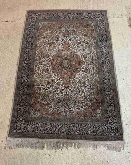 Vintage versleten Perzisch handgeknoopt tapijt 190/124, Antiek en Kunst, Antiek | Kleden en Textiel, Ophalen of Verzenden