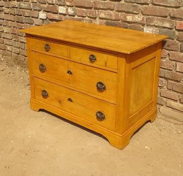 oude ladekast dressoir met 4 lades beschikbaar voor biedingen