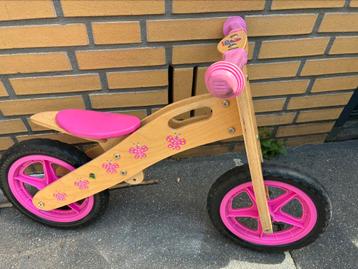 Houten loopfiets beschikbaar voor biedingen