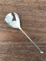 Verzilverde zoutlepel model stijlappel met getorste steel, Huis en Inrichting, Keuken | Bestek, Ophalen of Verzenden, Zo goed als nieuw