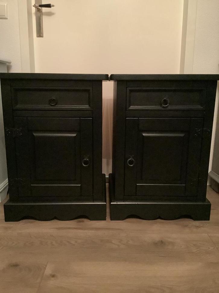 2 nachtkastjes queen Ann dressoir  brocante  salontafel, Huis en Inrichting, Slaapkamer | Nachtkastjes, Gebruikt, Hout, Ophalen