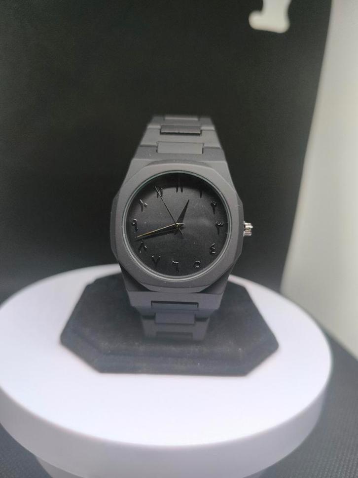 Mat Zwart Horloge met Arabische Cijfers - Nieuw!, Sieraden, Tassen en Uiterlijk, Horloges | Heren, Nieuw, Polshorloge, Overige merken