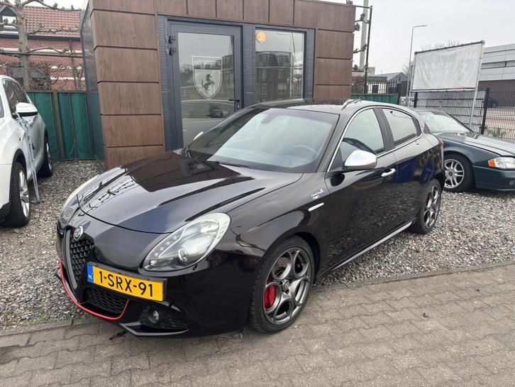 Alfa romeo Giulietta gulietta, Auto's, Alfa Romeo, Giulietta, ABS, Airbags, Airconditioning, Bluetooth, Boordcomputer, Climate control