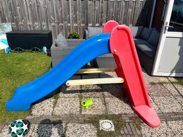 Gebruikte glijbaan beschikbaar voor biedingen