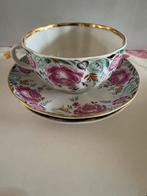 Een Russisch kopje met twee schotels, Ophalen of Verzenden