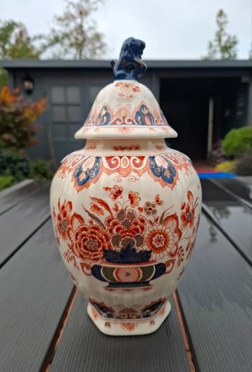Zeldzaam mooie Porceleyne fles Pijnacker dekselvaas  beschikbaar voor biedingen