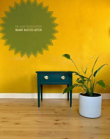 Charmant plantentafeltje | mooi oud bijzet kastje  beschikbaar voor biedingen