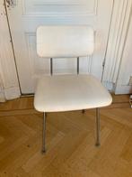 Mooie witte vintage leren stoel, Huis en Inrichting, Stoelen, Ophalen, Gebruikt, Wit, Metaal