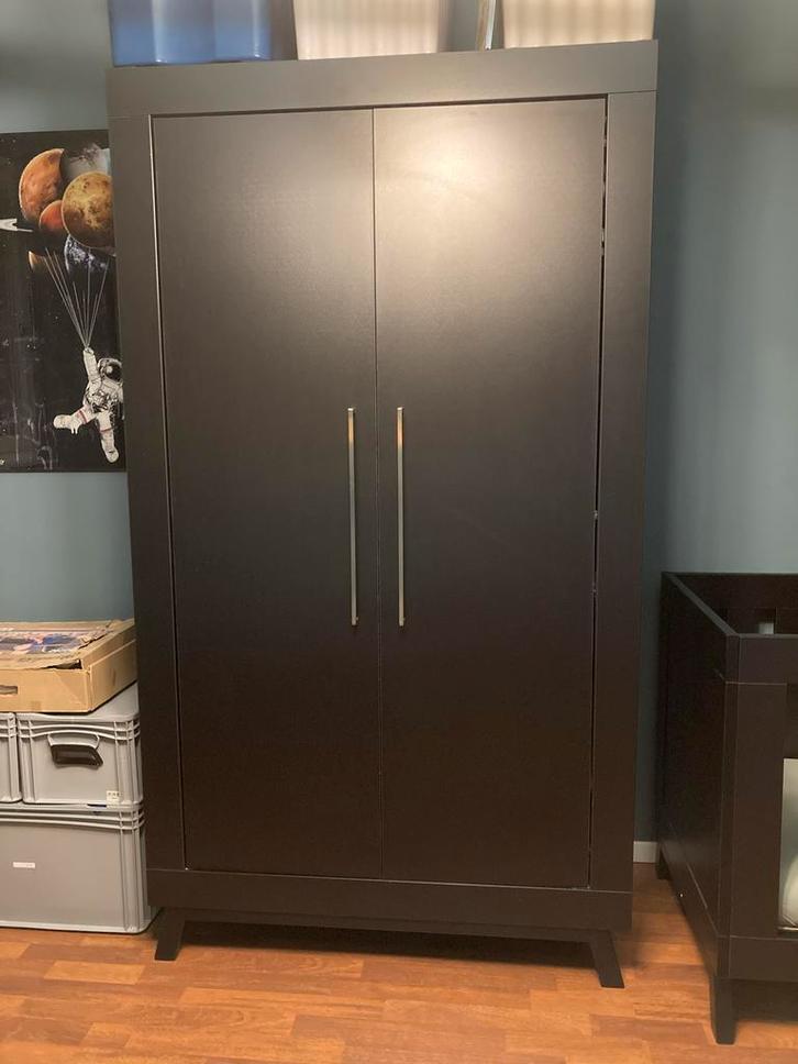 Zwarte Kledingkast Babykamer, Huis en Inrichting, Kasten | Kledingkasten, Zo goed als nieuw, 200 cm of meer, 100 tot 150 cm, 50 tot 75 cm