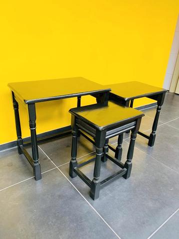 Mimiset, bijzettafel  beschikbaar voor biedingen