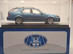 1:18 Saab 9-5 Sportcombi – 2006 – Ice Blauw – Incl. Vitrine!, Overige merken, Auto, ., Nieuw