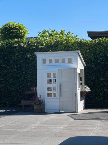 KidKraft Modern Outdoor speelhuis – (licht crème/wit) beschikbaar voor biedingen