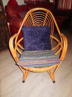 Rieten/rotan stoel vintage/retro incl. 2 gratis kussens, Ophalen, Gebruikt, Bruin, Riet of Rotan