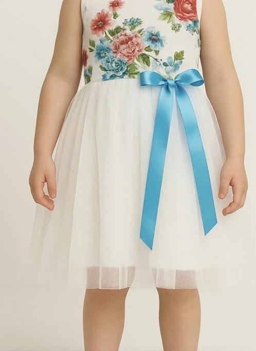 Een mooi meisjes jurk, Kinderen en Baby's, Kinderkleding | Kinder-kledingpakketten, Nieuw, Maat 98, Ophalen of Verzenden