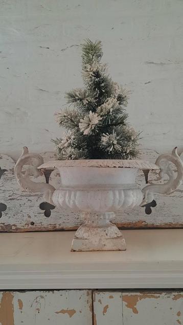 Tuinvaas (nuzzelspul) beschikbaar voor biedingen