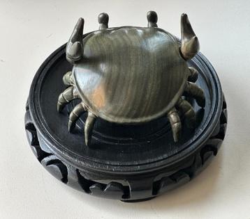 Sandelwood Okimono van een krab  beschikbaar voor biedingen