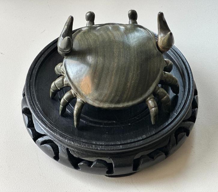Sandelwood Okimono van een krab, Antiek en Kunst, Kunst | Beelden en Houtsnijwerken, Ophalen of Verzenden