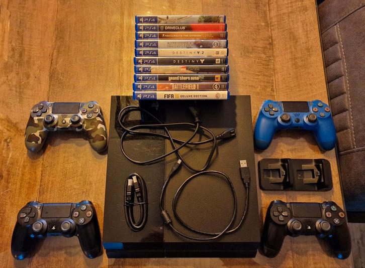 Playstation 4 Original + 4 Controllers + 10 Games, Spelcomputers en Games, Spelcomputers | Sony PlayStation 4, Gebruikt, Original