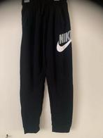 Nike joggingbroek - Zwart, Kinderen en Baby's, Kinderkleding | Maat 158, Ophalen of Verzenden, Zo goed als nieuw, Jongen of Meisje