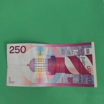 250 gulden biljet² Vuurtoren 1985 in ZF+
Serie 4098830364 beschikbaar voor biedingen