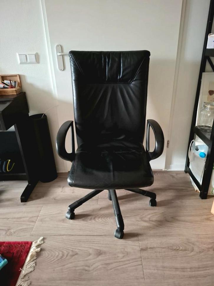 Zwarte Bureaustoel - Verstelbaar & Comfortabel, Huis en Inrichting, Bureaustoelen, Zo goed als nieuw, Bureaustoel, Zwart, Ergonomisch