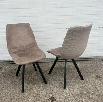 73 stuks Partij Luxe horeca restaurant stoelen beschikbaar voor biedingen