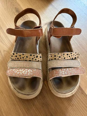 Sandalen meisje maat 35 beschikbaar voor biedingen