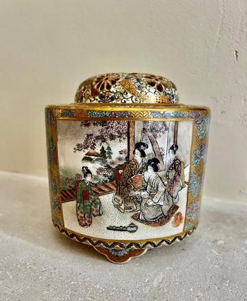 Japanse Satsuma wierookbrander ca.1890 beschikbaar voor biedingen