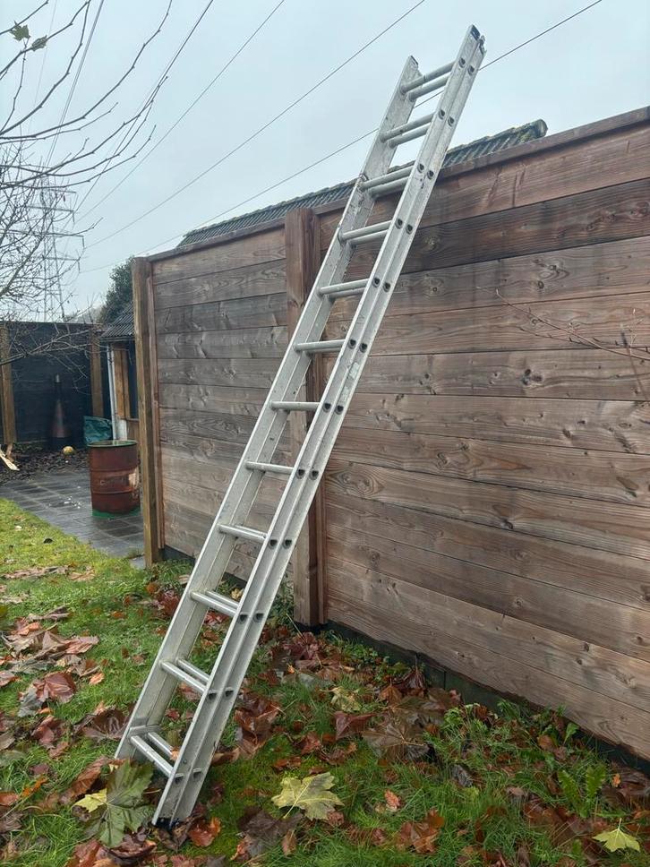 Ladder 2 x 12 sporten, Doe-het-zelf en Verbouw, Ladders en Trappen, Gebruikt, Ladder, 4 meter of meer, Opvouwbaar of Inschuifbaar