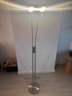 Vloerlamp met twee leeslampen -zilver-staal (mat) kleurig, Huis en Inrichting, Lampen | Vloerlampen, Zo goed als nieuw, Metaal