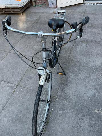 Dames fiets met versnellingen  beschikbaar voor biedingen