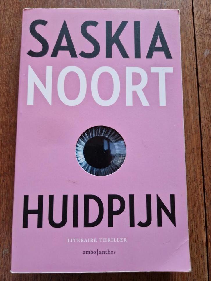 Saskia Noort - Huidpijn, Boeken, Thrillers, Zo goed als nieuw, Ophalen of Verzenden