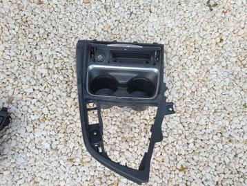 BMW F30 F31 F32 bekerhouder middenconsole beschikbaar voor biedingen