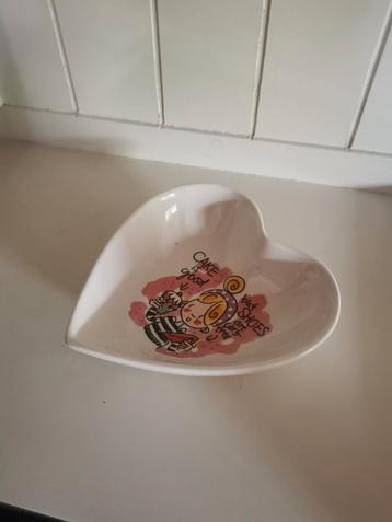 blond amsterdam klein schaaltje hartjes vorm  beschikbaar voor biedingen