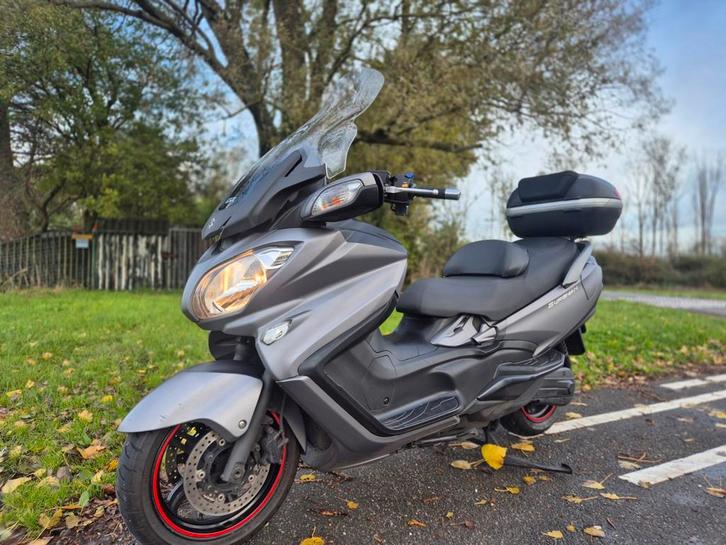 Suzuki Burgman 650 ZA Executieve uit 2017, Motoren, Motoren | Suzuki, Bedrijf, Scooter, meer dan 35 kW, 2 cilinders, Motorrijbewijs A