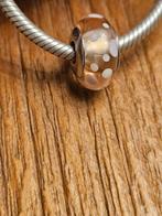 Pandora Glas Bedel met witte stippen, Sieraden, Tassen en Uiterlijk, Bedels, Glas of Kristal, Pandora, Ophalen of Verzenden, Zo goed als nieuw