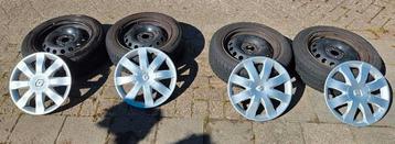 Renault clio III phase 2 wieldoppen en 4 velgen winterbanden beschikbaar voor biedingen