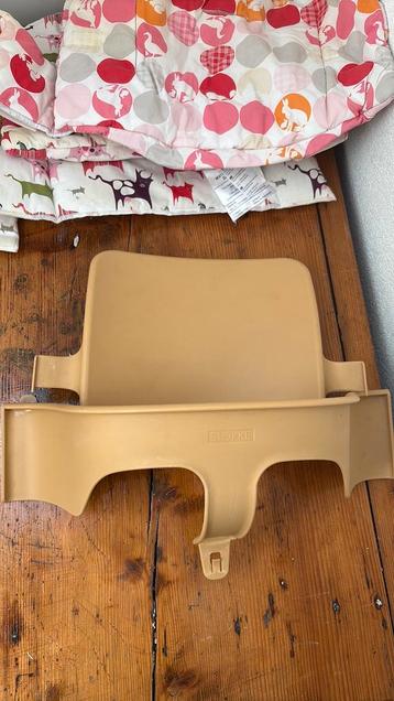 Stokke babyset/stoelverkleiner met twee sets kussen beschikbaar voor biedingen