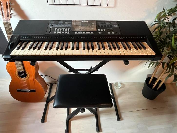 Te koop keyboard, Medeli A300, nog helemaal perfect!, Muziek en Instrumenten, Keyboards, Zo goed als nieuw, 61 toetsen, Medeli