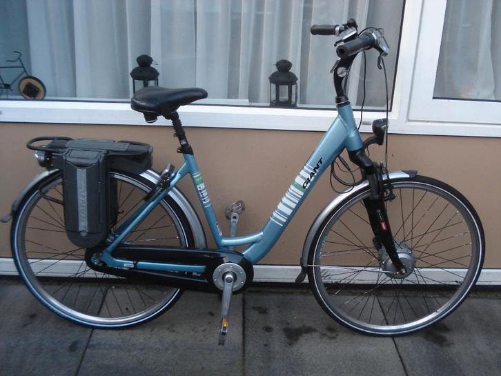 Zeer nette en prima conditie E-Bike GIANT 28 inch 8 vers., Fietsen en Brommers, Elektrische fietsen, Zo goed als nieuw, Giant