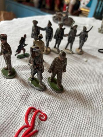 10 tinnen soldaatjes 6.5 cm. beschikbaar voor biedingen