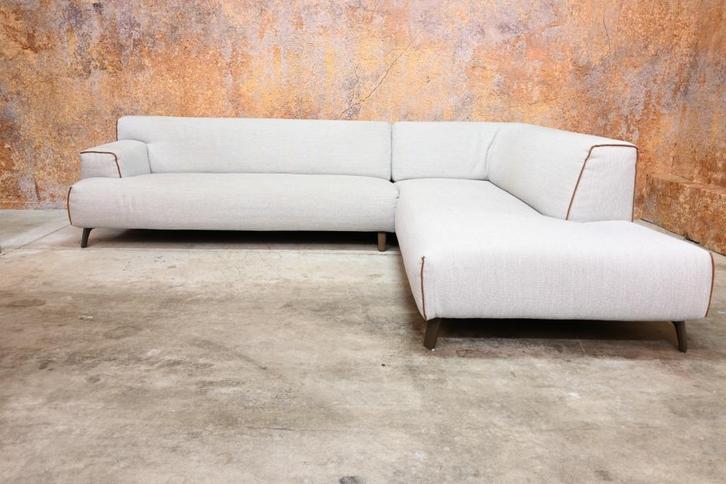 ZGANieuw lichtgrijze stoffen Leolux Oscar design hoekbank, Huis en Inrichting, Banken | Bankstellen, Zo goed als nieuw, Hoekbank