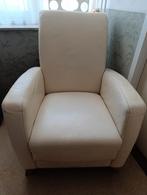 Fauteuil crème, ecru, gebr wit, stoel leer en houten pootjes, Ophalen of Verzenden, Zo goed als nieuw, Leer