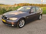 BMW 3-serie Touring 318i Business Line navi leer xenon, Auto's, BMW, Origineel Nederlands, Te koop, Zilver of Grijs, 5 stoelen