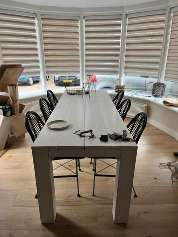 Witte houten eettafel 220x80 beschikbaar voor biedingen