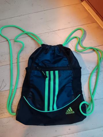 ZGAN Adidas rugtas gymtas beschikbaar voor biedingen