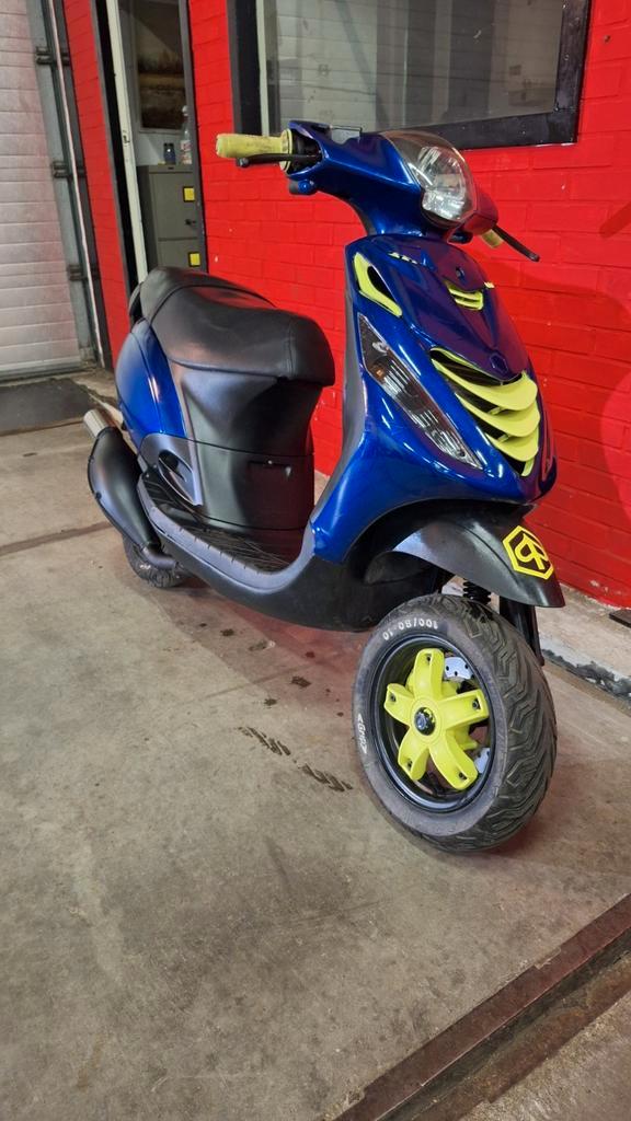 Zip sp h2o zip sp 2000, Fietsen en Brommers, Scooters | Overige merken, Zo goed als nieuw, Benzine, Ophalen