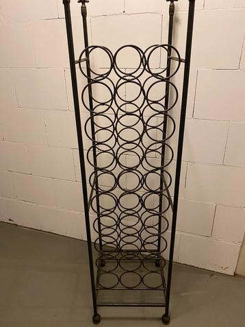 Wijnrek metaal voor 30 flessen beschikbaar voor biedingen
